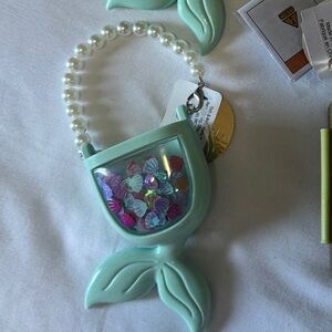 Pocketbac holder sanitizer bath and body Ariel